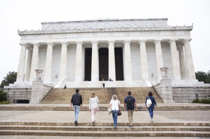 DC: Guided National Mall Tour & Washington Monument Ticket - Exploring Historical Memorials