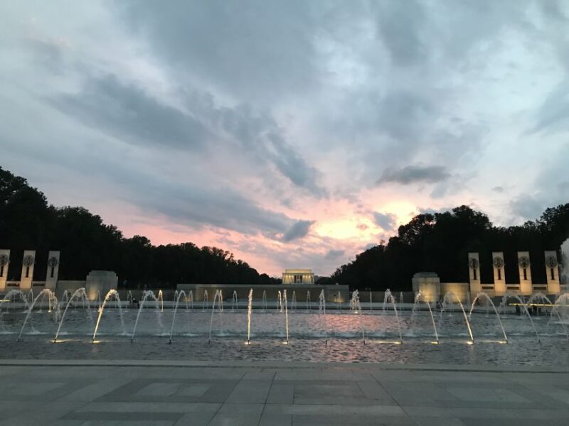 DC Monuments & Memorials Architectural Walking Tour - Visiting the WWII Memorial