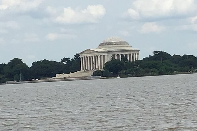 DC Monuments & Memorials Guided Minibus City Tour - What to Expect During the Tour