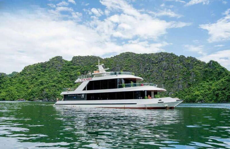 DCharme Luxury Day Cruise Discover the Stunning Lan Ha Bay - Learning About Marine Life
