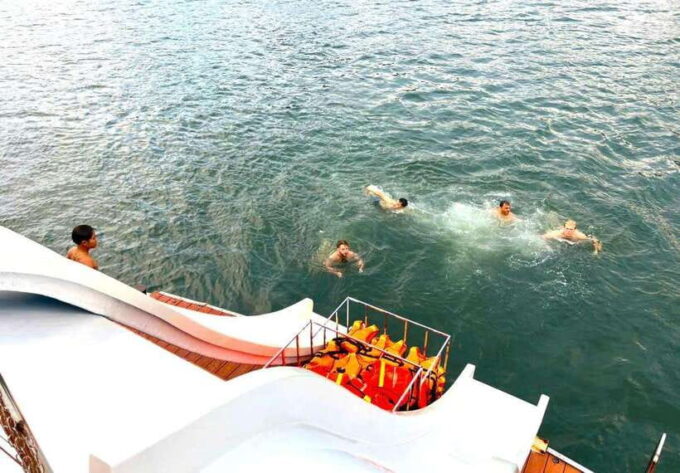 DCharme Luxury Day Cruise Discover the Stunning Lan Ha Bay - Sunset Party and Return