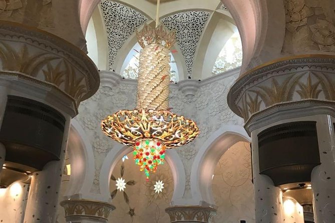 Deal: Sheikh Zayed Grand Mosque and Dubai Red Dunes With BBQ Dinner - Dress Code and Attire