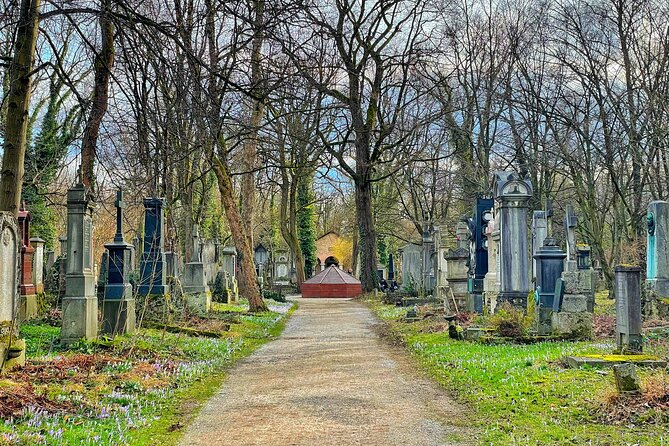 Death and Chocolate: Walking Tour of Munichs Old South Cemetery - Key Points