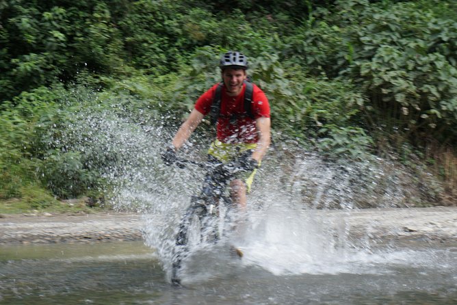 Death Road, Bolivia: Mountain Bike Tour on the Worlds Most Dangerous Road - Preparing for the Adventure