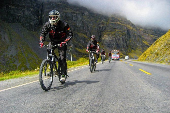 Death Road by Bike -Full Suspension- - Key Points