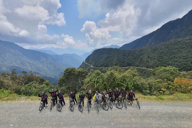 Death Road by Bike -Full Suspension- - Whats Included