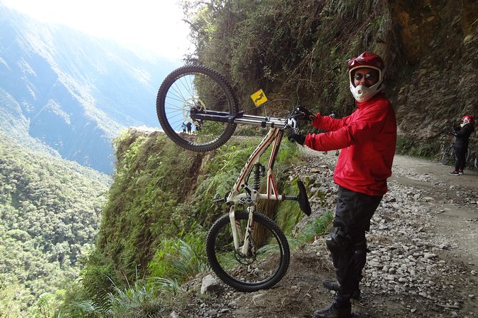 Death Road - Death Road - Adrenaline-Pumping Experiences