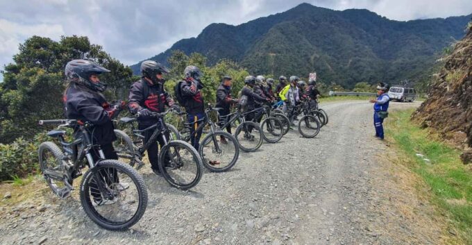 Death Route and Uyuni Salt Flat by Bicycle 3 Days - Frequently Asked Questions