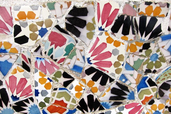 Decoding Gaudí on a Private Tour With Official Guide - Flexible Meeting and Pickup Options