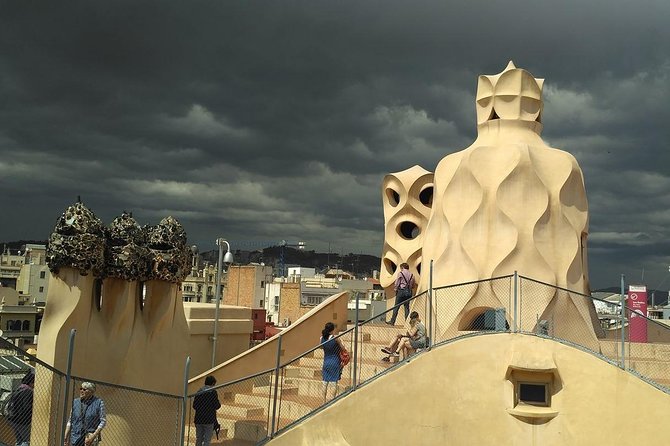 Decoding Gaudí on a Private Tour With Official Guide - Positive Customer Reviews and Ratings