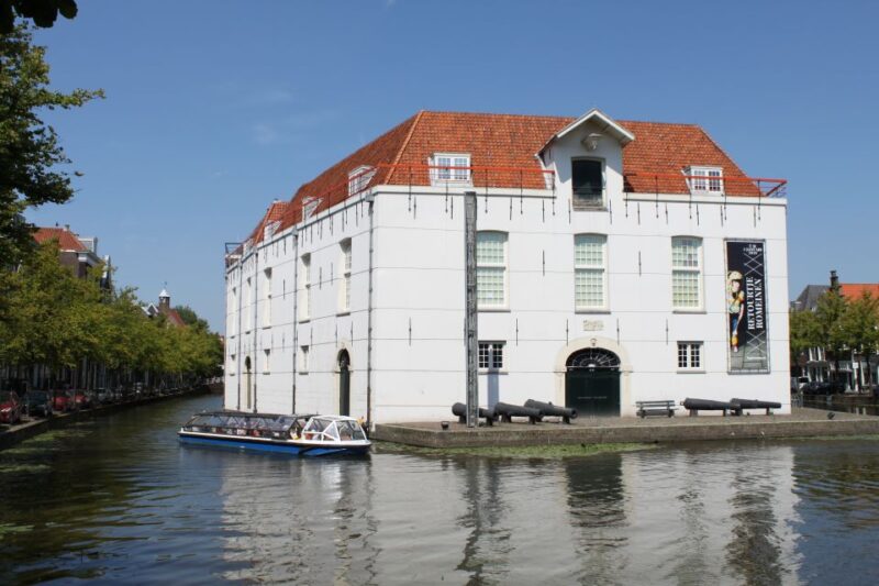 Delft: Canal Cruise With Guided Commentary - Key Points