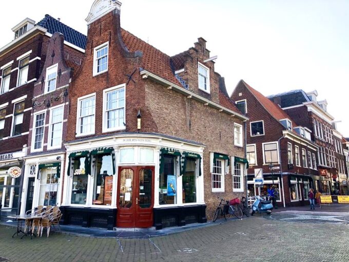 Delft: Private Historical and Cultural Guided Walking Tour - Delft Blue Pottery