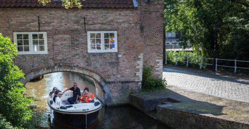 Delft: Vermeer History Open Boat Cruise - Cruise Experience Highlights