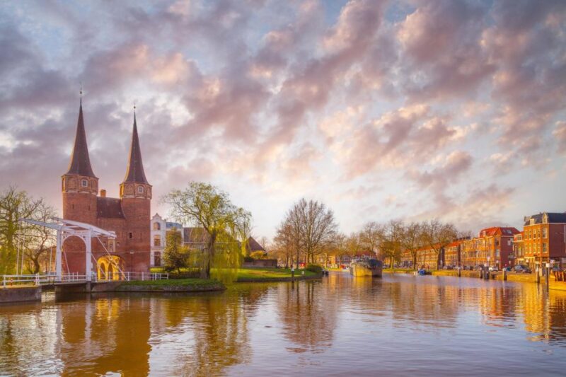 Delft: Walking Tour With Audio Guide on App - Key Points