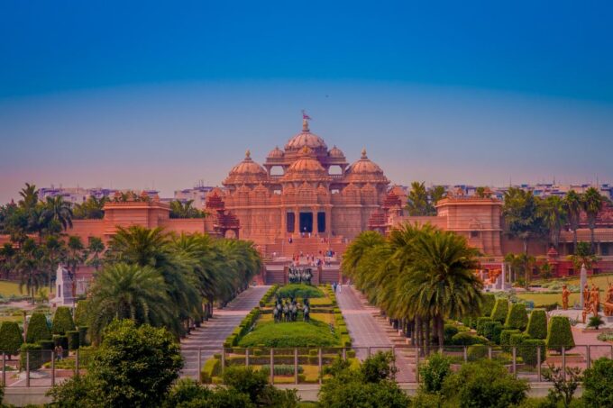 Delhi: 2-Day Delhi & Taj Mahal Tour by Car - Explore Agra Fort and Return