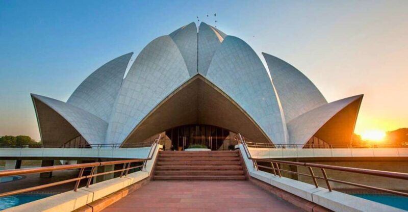 Delhi: 6-Hours Delhi Spiritual Sites With Famous Temples - Itinerary Highlights