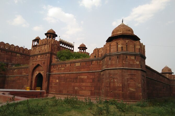 Delhi a Historic and Heritage 7 Hours Experience Trip - Awe-Inspiring Lotus Temple Architecture