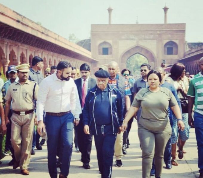 Delhi: Agra Fort and Taj Mahal Day Trip With Tickets & Lunch - Booking Details