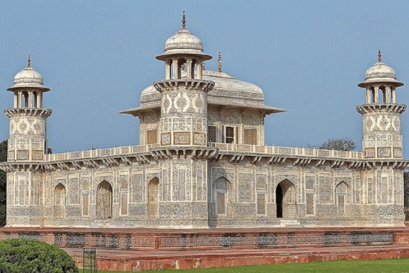 Delhi-Agra-Mathura-Delhi Tour 3 Days 2 Night - Day 1: Delhi Sightseeing & Travel to Agra