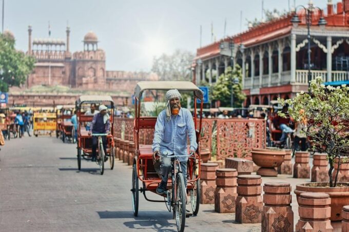 Delhi Airport to Airport: Guided Layover Delhi City Tour - Layover City Exploration