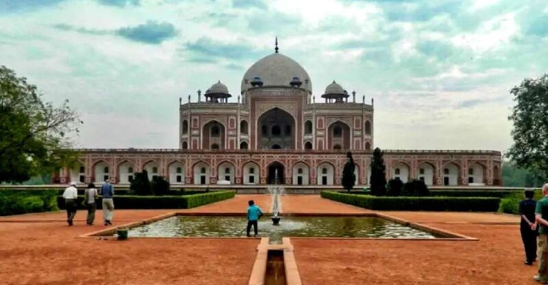 Delhi: Best Tour Guide With Delhi & Taj Mahal Sightseeing - Accessibility and Pickup