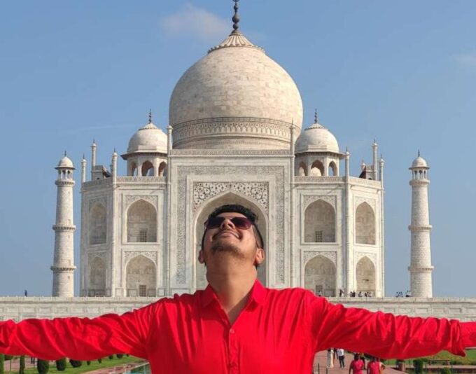 Delhi: City Tour With Taj Mahal, Agra Fort & Fatehpur Sikri - Transportation and Group Size