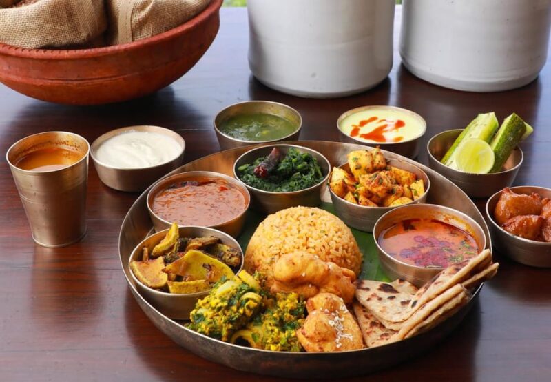 Delhi: Delhi Street Food Tour With Guide at Chandni Chowk - Itinerary and Experience