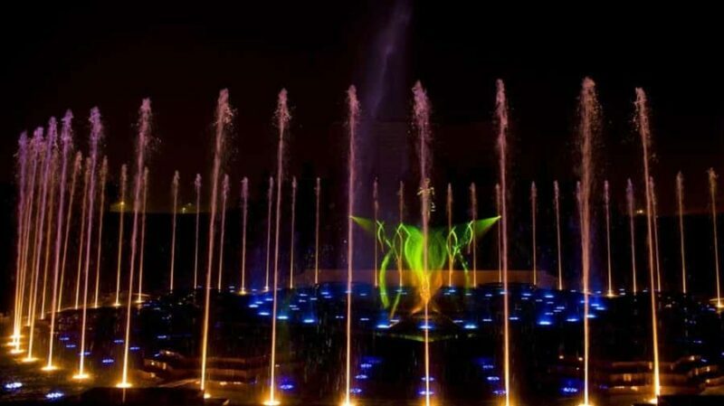 Delhi: Evening at Akshardham With Light Show & Local Dinner - Evening Street Food: Tasting Delhi’s Flavors