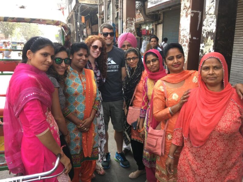 Delhi Exclusive Guided Shopping Tour With Transfers - Key Points