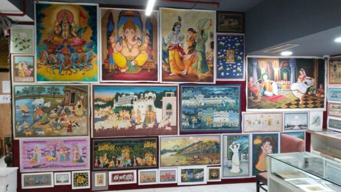 Delhi Exclusive Guided Shopping Tour With Transfers - Important Information