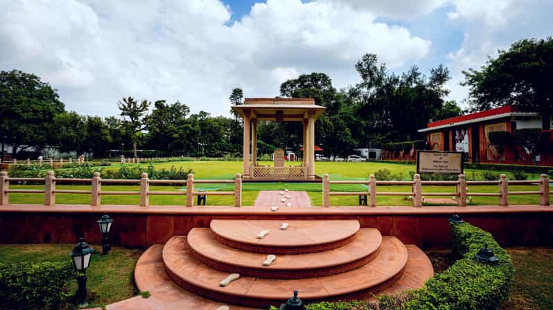 Delhi: Gandhi Smriti, Raj Ghat, and National Gandhi Museum … - Visiting Raj Ghat