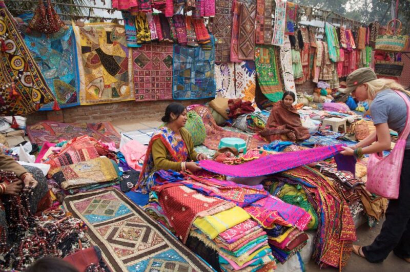 Delhi: Half Day Shopping Tour With Private Guide & Transfer - Pickup and Accessibility