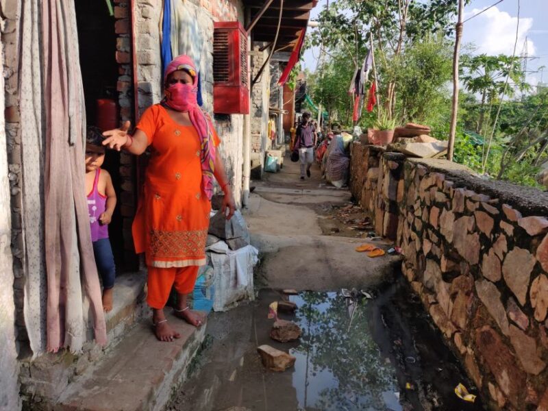 Delhi Half Day Slum Walking Tour With Guide - Inclusions