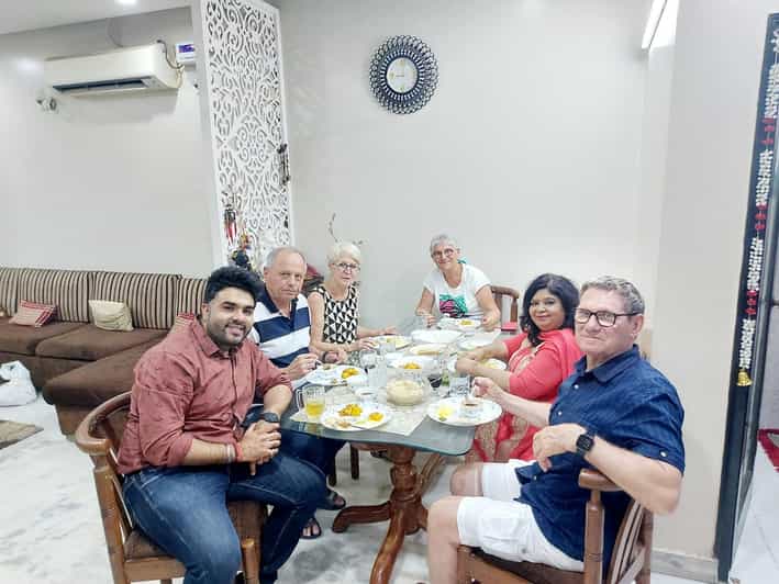 Delhi : Learn, Cook, Dine With Indian MOM With Local Family - Traditional Welcome