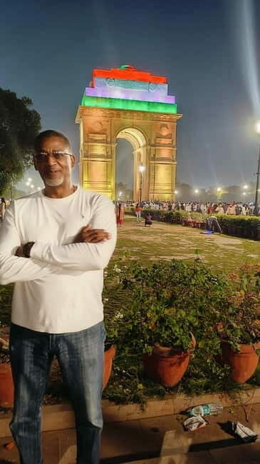 Delhi : Nightlife Tour with private car, guide & driver - Key Points