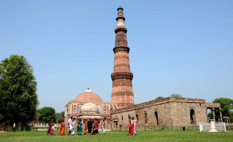 Delhi: Old and New Delhi City Private Guided Day Tour by Car - Old Delhi Attractions