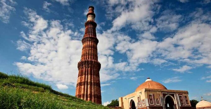 Delhi: Old and New Delhi City Private Guided Day Trip - Monument Entrance Tickets