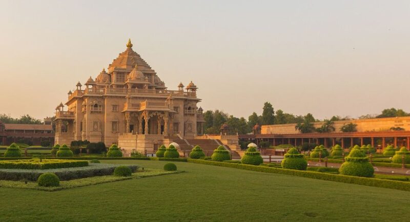 Delhi: Old and New Delhi City Private Guided Day Trip - Important Information