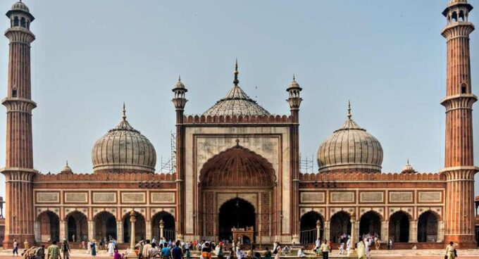 Delhi: Old and New Delhi City Private Guided Day Trip - Visiting Old Delhi