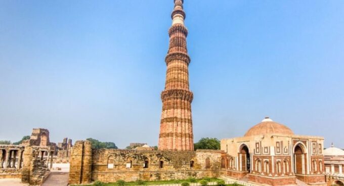 Delhi: Old and New Delhi City Private Guided Day Trip - Exploring New Delhi