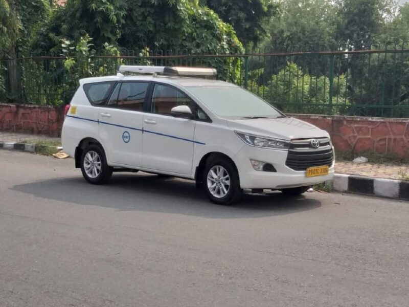 Delhi: One-Way Private Transfer To/From Agra - Vehicle and Driver Details
