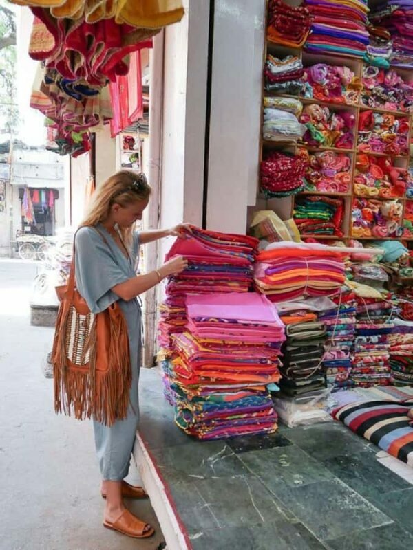 Delhi: Personalized Shopping Tour with Female Expert - An In-Depth Look at the Delhi Personalized Shopping Tour