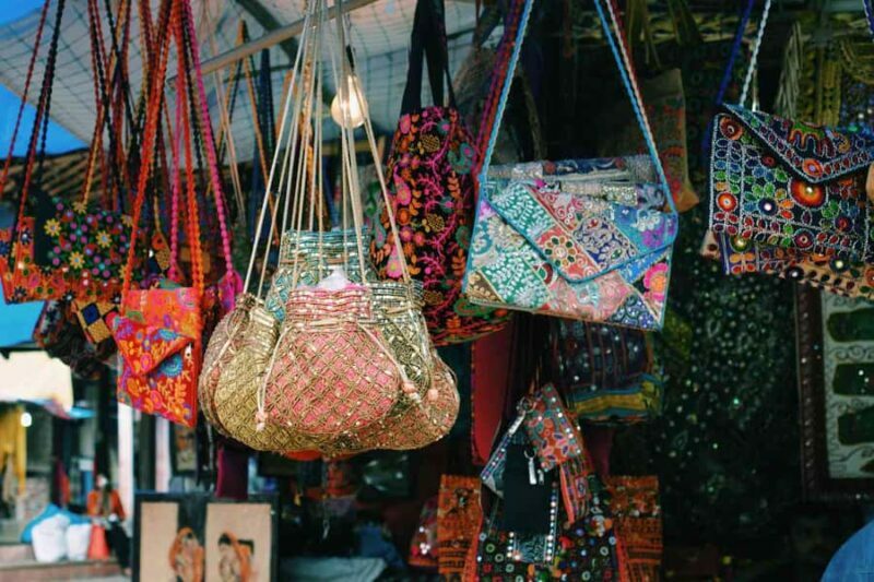 Delhi: Private Half-Day Shopping Tour with Male/Female Guide - FAQs