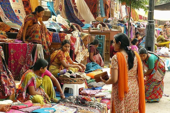 Delhi Shopping Tour With Private Guide & Transfers - Tour Overview