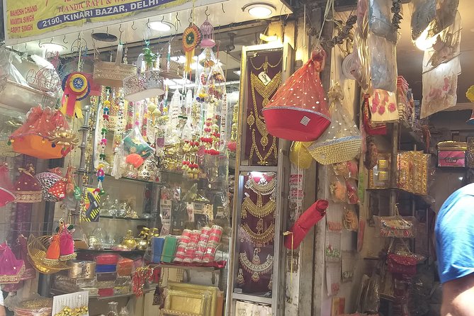 Delhi Shopping Tour With Private Guide & Transfers - Experience Highlights