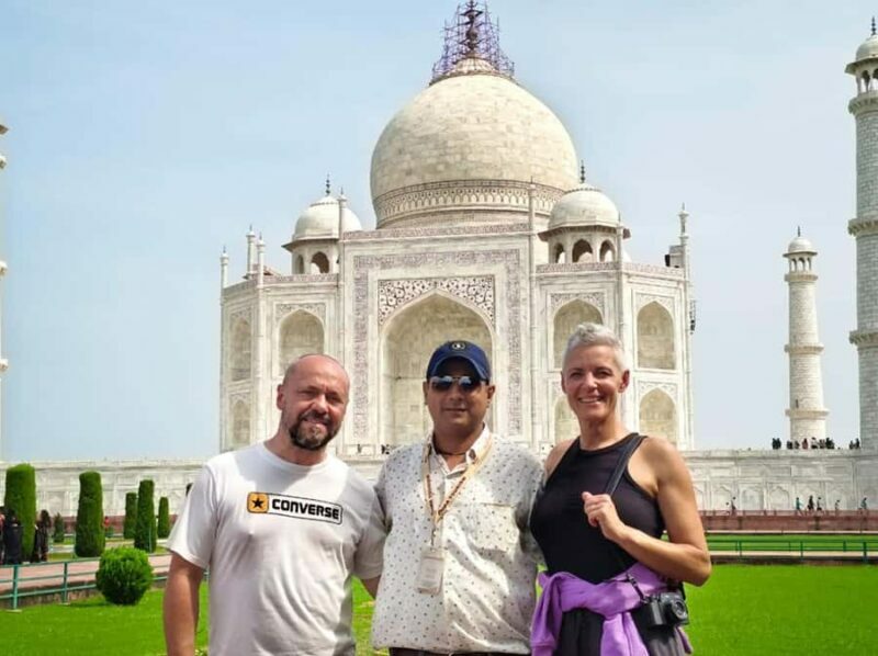 Delhi: Taj Mahal, Agra Fort, Baby Taj Tour With 5-Star Lunch - The Pickup and Transportation Experience