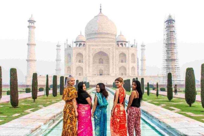 Delhi: Taj Mahal Tour With Photographer by Gatimaan Express. - Cuisine Experience