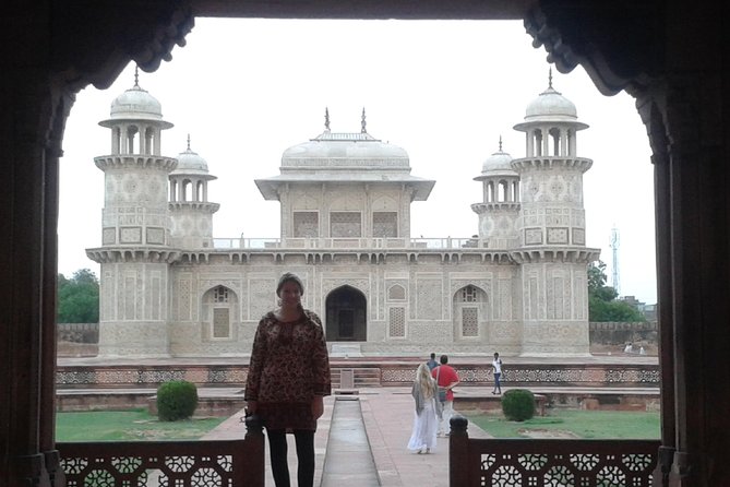 Delhi to Agra and Taj Mahal Private Day Trip by Express Train With Lunch - Taj Mahal Visit