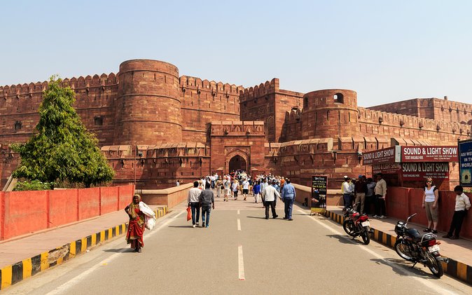 Delhi to Agra Taj Mahal Private Day Trip by Superfast Train - Lunch and Hotel Transfers