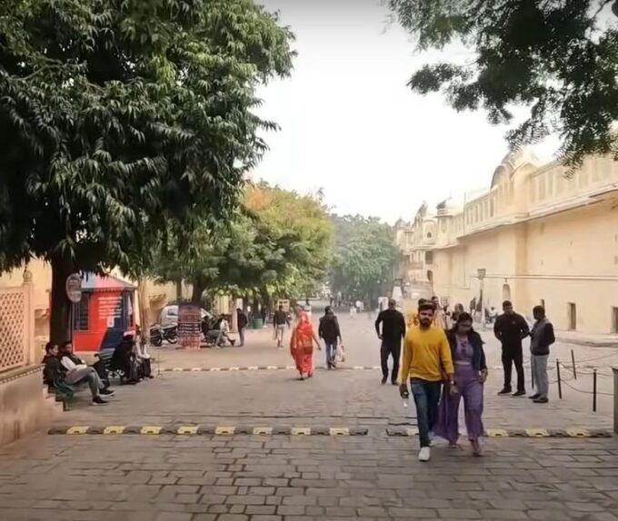 Delhi to Jaipur: Explore in One Day Tour - Frequently Asked Questions
